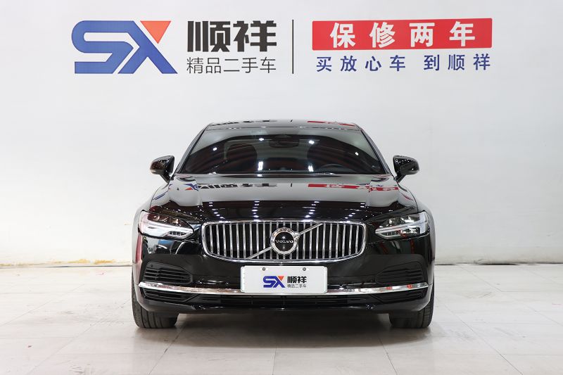 沃尔沃S90插电式混动 2024款 插电式混动 四驱长续航智逸豪华版