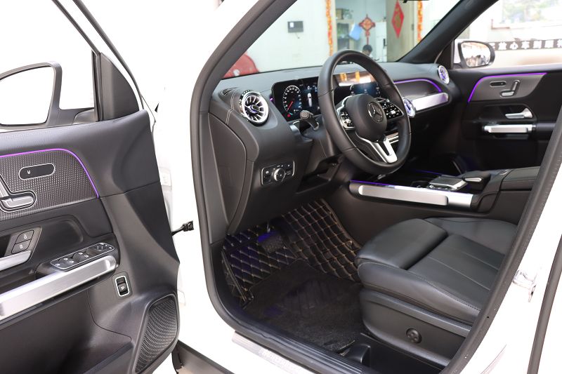 奔驰GLB 2023款 GLB 220 时尚型