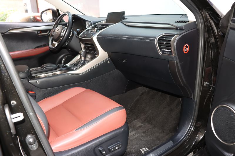 雷克萨斯NX 2015款 200t 全驱 锋尚版