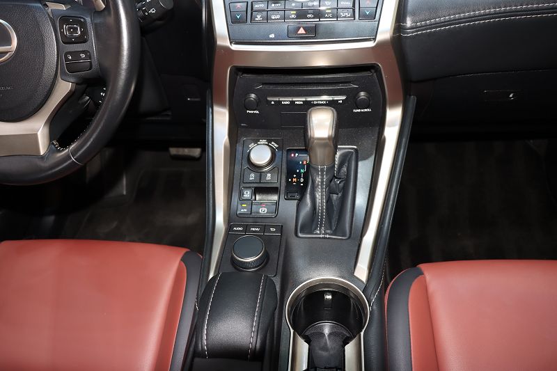 雷克萨斯NX 2015款 200t 全驱 锋尚版