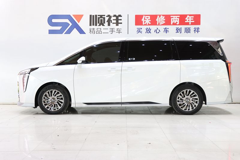 广汽传祺 传祺M8 2023款 宗师系列 双擎 御尊
