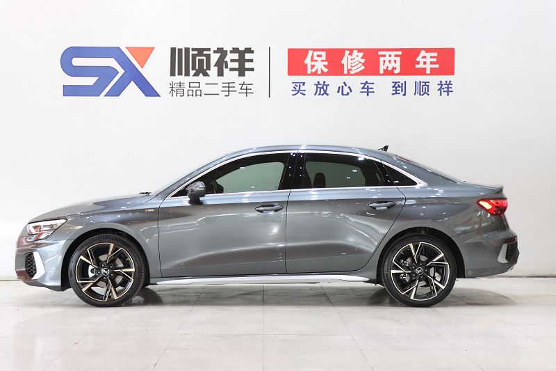 奥迪A3 2024款 A3L Limousine 35 TFSI 时尚运动型