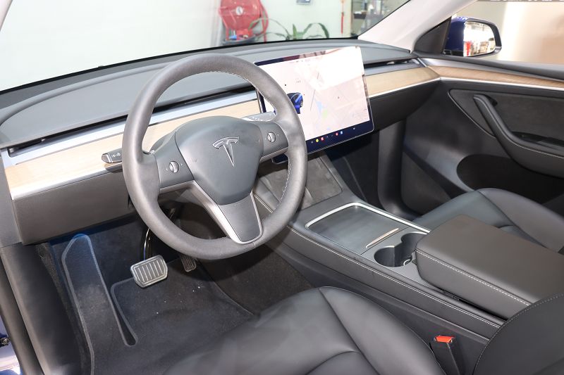 特斯拉Model Y 2021款 长续航全轮驱动版