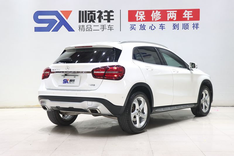奔驰GLA级 2019款 GLA 200 动感型