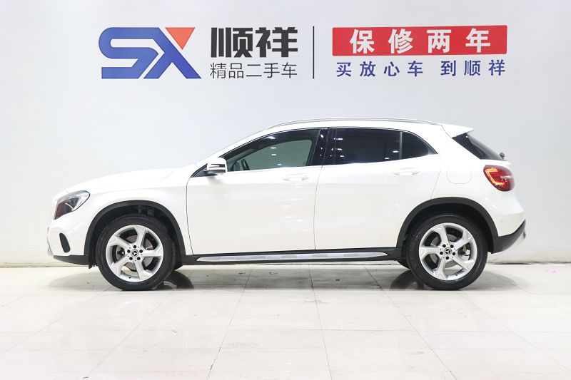 奔驰GLA级 2019款 GLA 200 动感型
