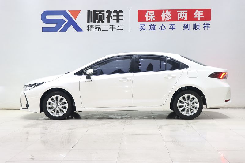 丰田 卡罗拉 2021款 双擎 1.8L E-CVT精英版