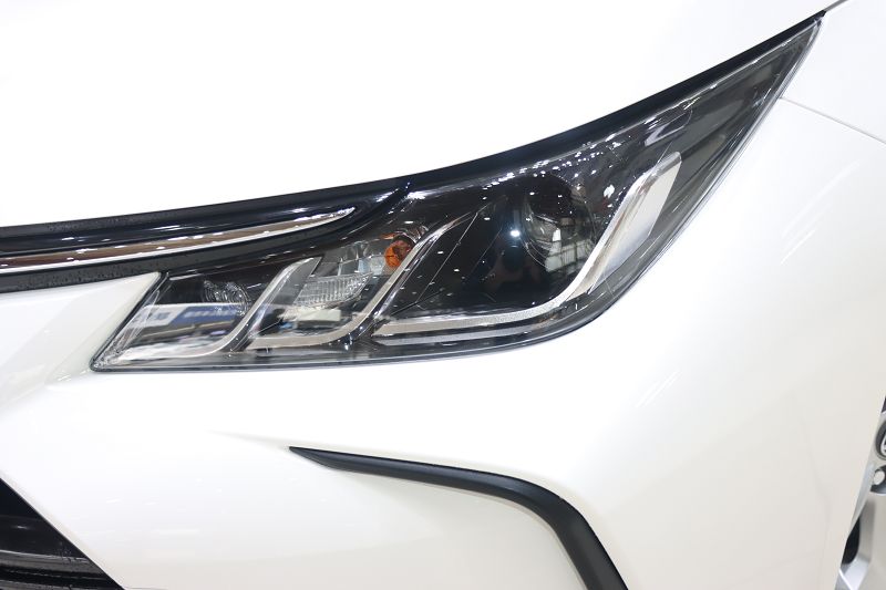 丰田 卡罗拉 2021款 双擎 1.8L E-CVT精英版