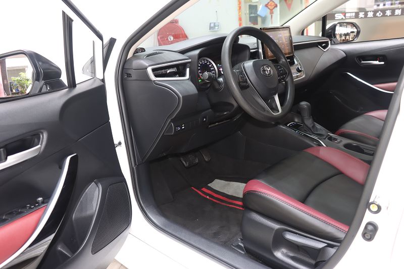 丰田 卡罗拉 2021款 双擎 1.8L E-CVT精英版