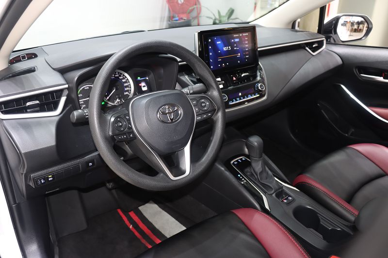 丰田 卡罗拉 2021款 双擎 1.8L E-CVT精英版