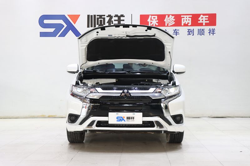 三菱 欧蓝德 2021款 改款 2.0L 两驱畅行版 5座