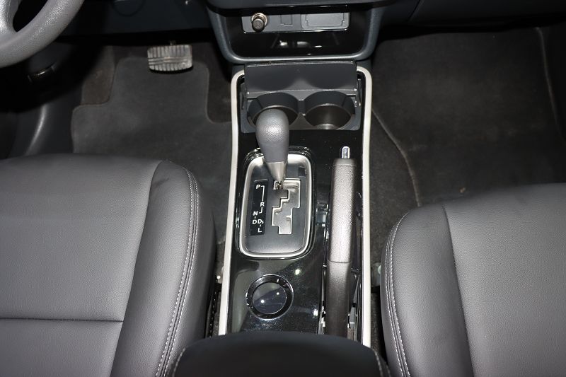 三菱 欧蓝德 2021款 改款 2.0L 两驱畅行版 5座