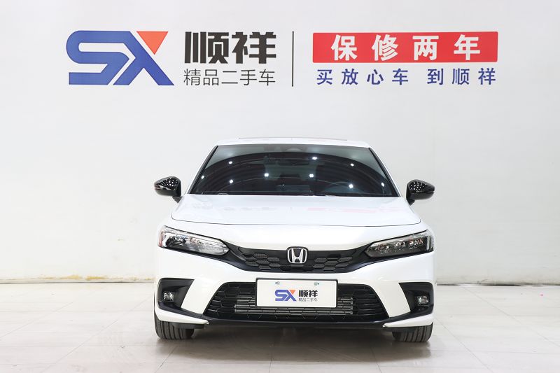 本田思域 2023款 HATCHBACK 240TURBO CVT极锐版
