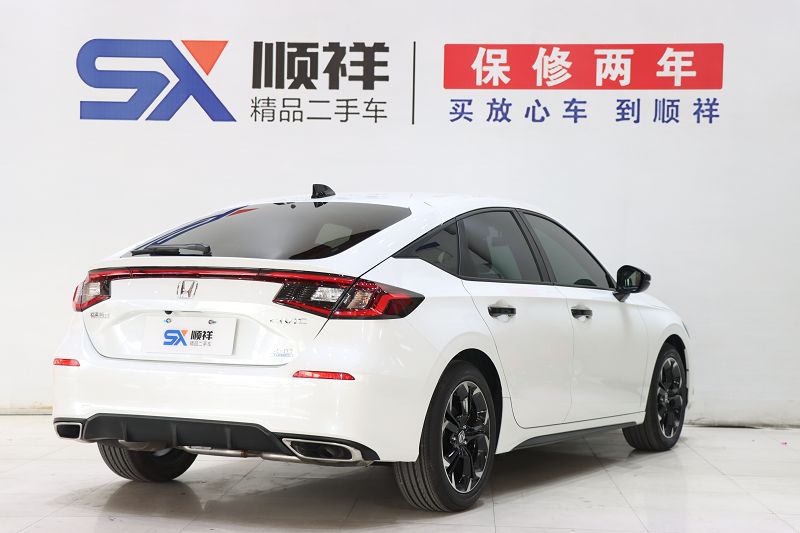 本田思域 2023款 HATCHBACK 240TURBO CVT极锐版