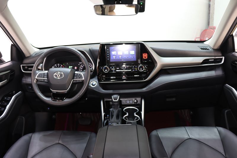 丰田 汉兰达 2022款 2.0T 380T 四驱豪华版 7座