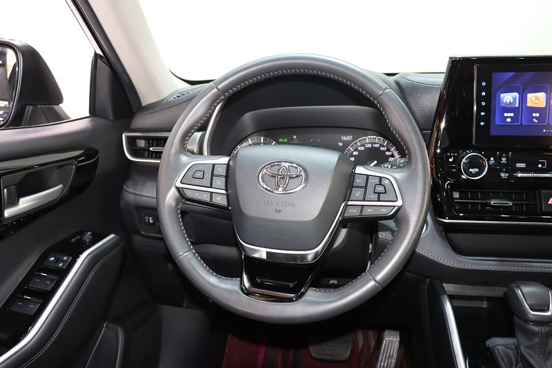 丰田 汉兰达 2022款 2.0T 380T 四驱豪华版 7座