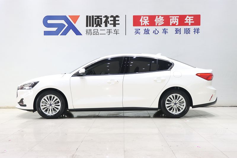 福特 福克斯 2020款 三厢 EcoBoost 180 自动锋潮型 国VI