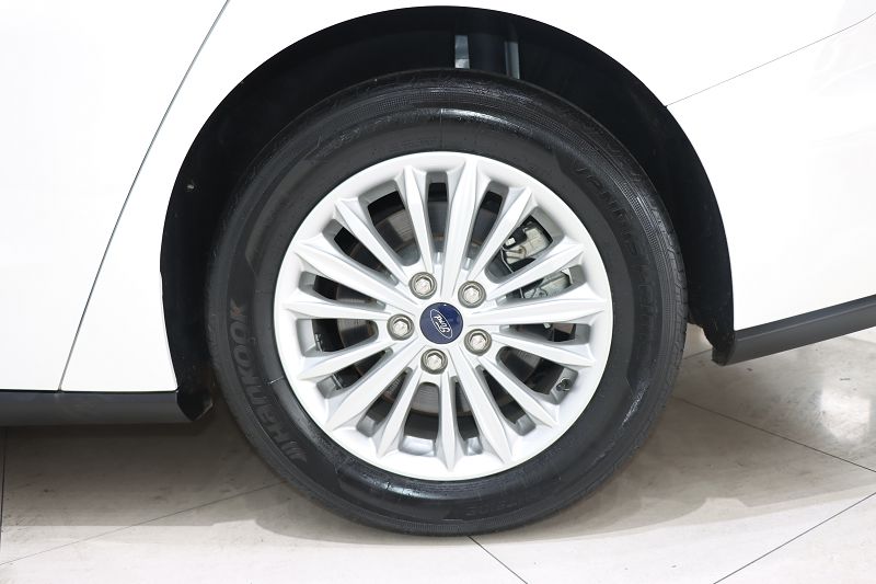 福特 福克斯 2020款 三厢 EcoBoost 180 自动锋潮型 国VI