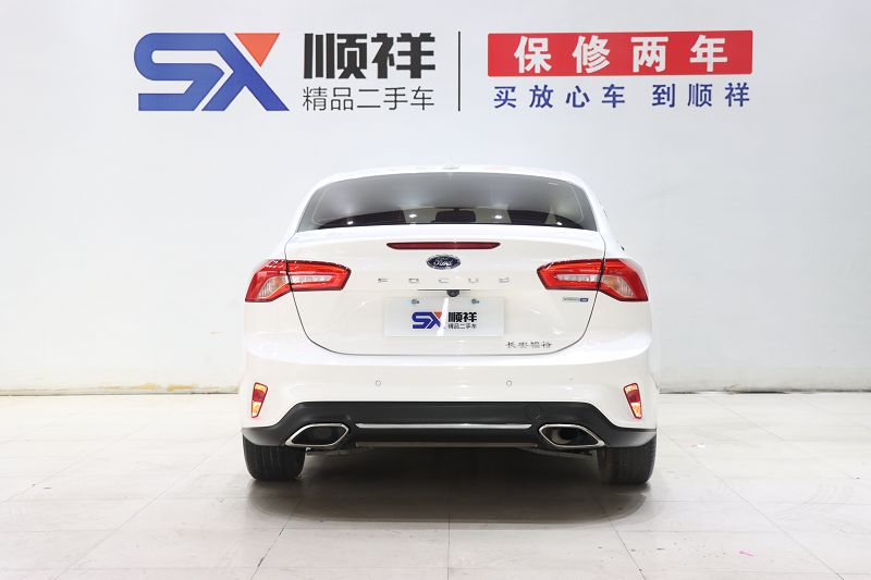福特 福克斯 2020款 三厢 EcoBoost 180 自动锋潮型 国VI
