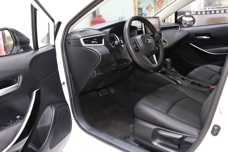 丰田 卡罗拉 2021款 双擎 1.8L E-CVT精英版