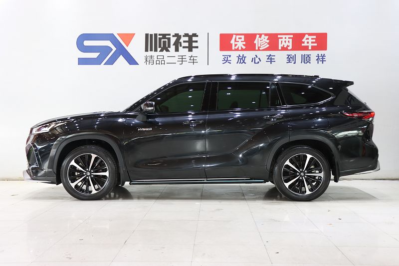 丰田 皇冠陆放 2023款 2.5L HEV四驱豪华版