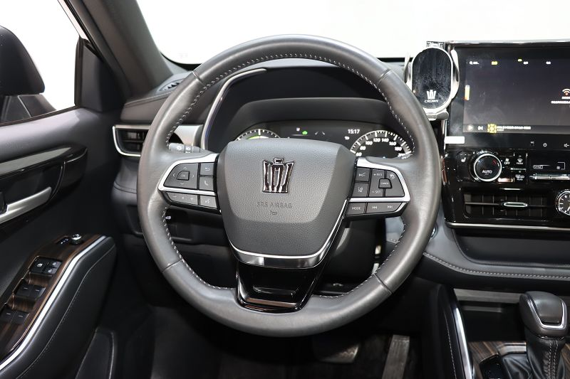 丰田 皇冠陆放 2023款 2.5L HEV四驱豪华版