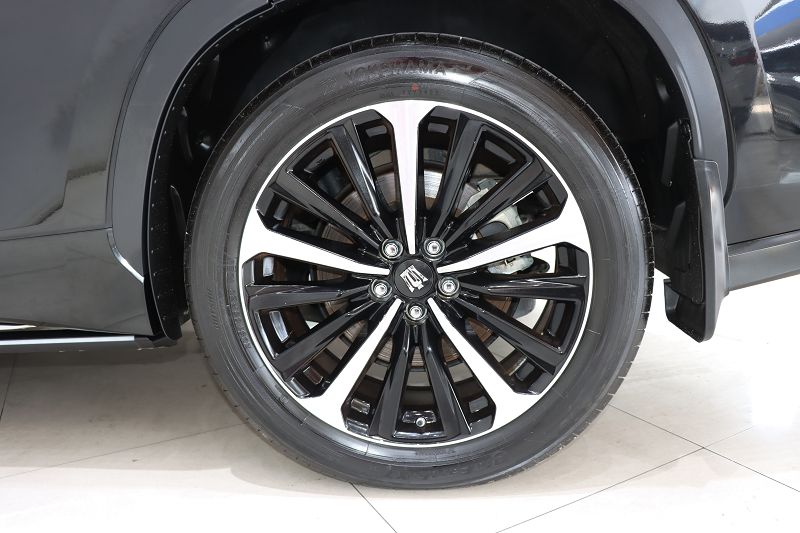 丰田 皇冠陆放 2023款 2.5L HEV四驱豪华版