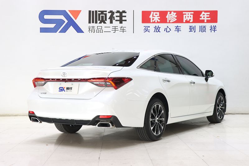 丰田亚洲龙 2023款 2.5L 豪华版
