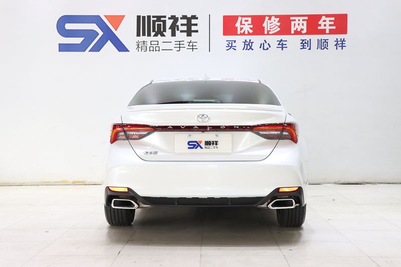 丰田亚洲龙 2023款 2.5L 豪华版