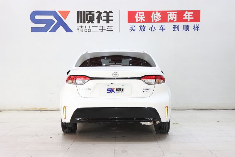 丰田 雷凌 2024款 智能电混双擎 1.8L 豪华版