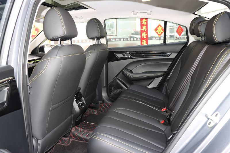 荣威i5 2021款 1.5L CVT铂金版 国VI
