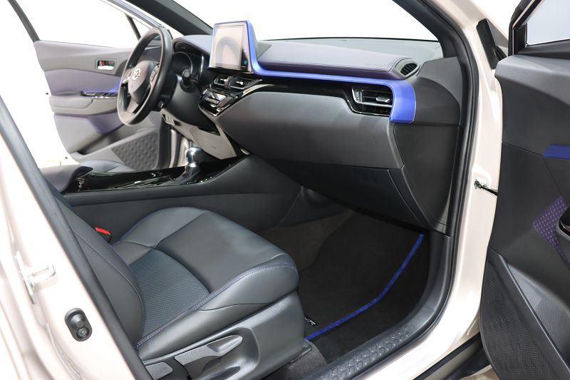 丰田C-HR 2020款 2.0L 领先版