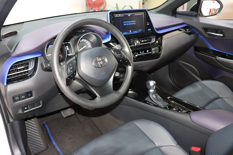 丰田C-HR 2020款 2.0L 领先版