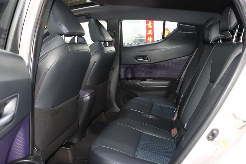 丰田C-HR 2020款 2.0L 领先版