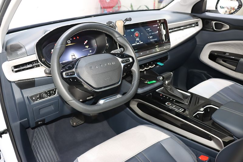 宝骏RM-5 2019款 1.5T CVT 24小时在线尊贵型 6座