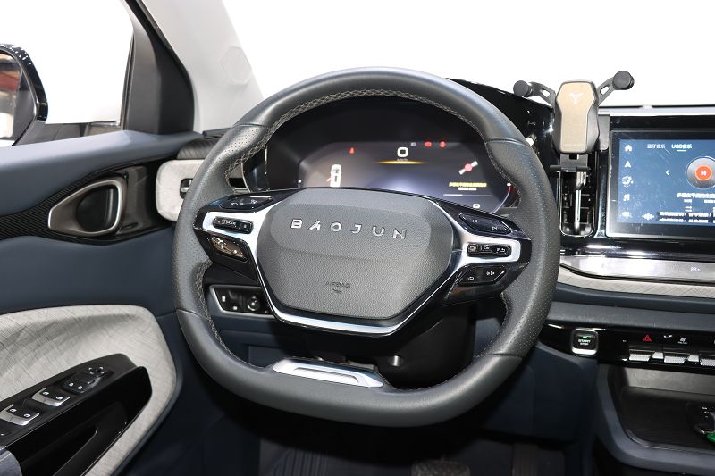 宝骏RM-5 2019款 1.5T CVT 24小时在线尊贵型 6座