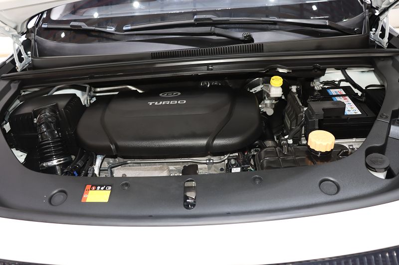 宝骏RM-5 2019款 1.5T CVT 24小时在线尊贵型 6座