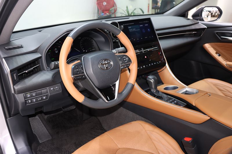 丰田 亚洲龙 2022款 双擎 2.5L XLE尊贵版