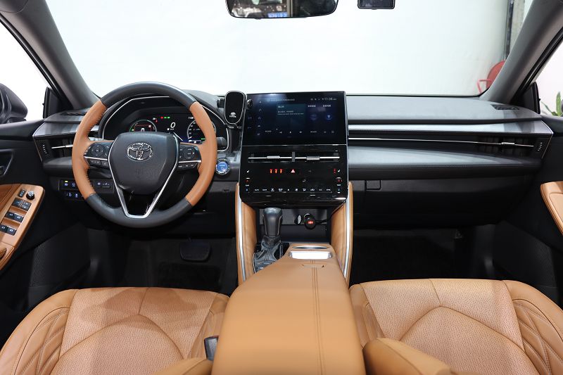 丰田 亚洲龙 2022款 双擎 2.5L XLE尊贵版