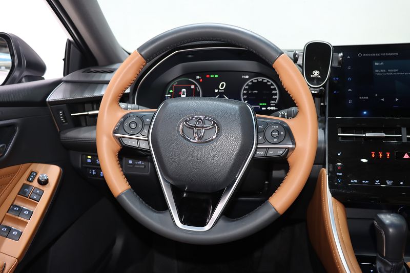 丰田 亚洲龙 2022款 双擎 2.5L XLE尊贵版