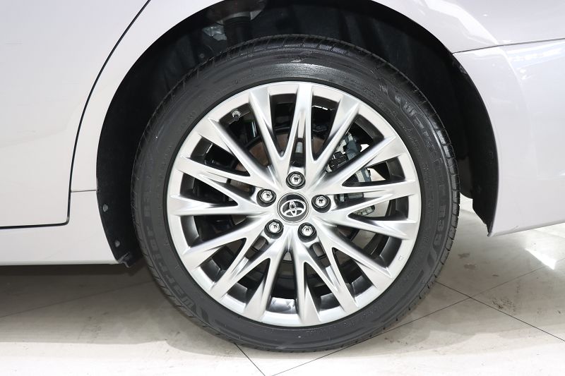丰田 亚洲龙 2022款 双擎 2.5L XLE尊贵版