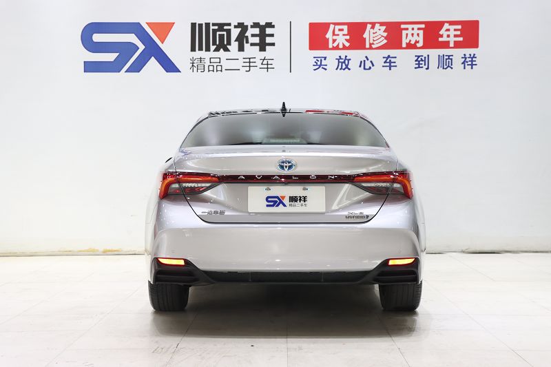 丰田 亚洲龙 2022款 双擎 2.5L XLE尊贵版