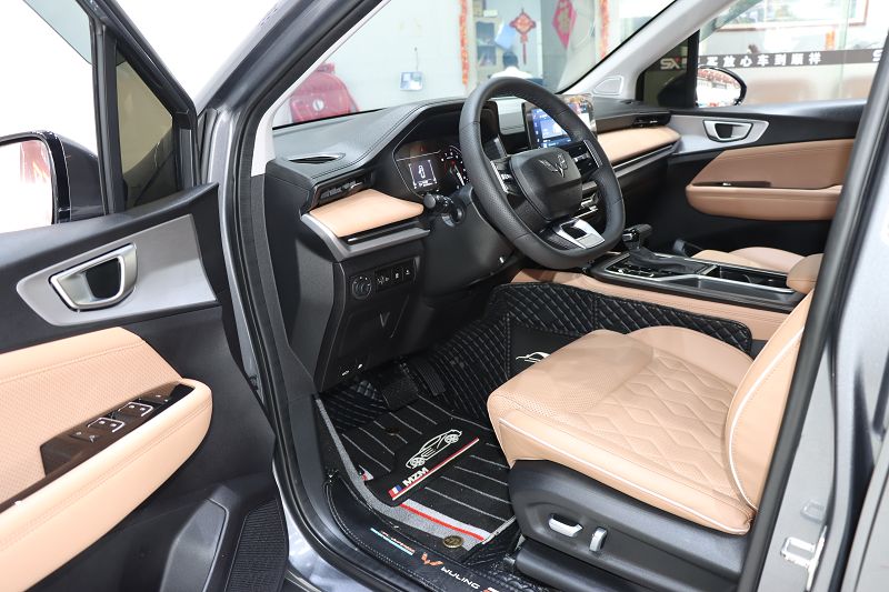 五菱佳辰 2022款 1.5T CVT尊享旗舰型