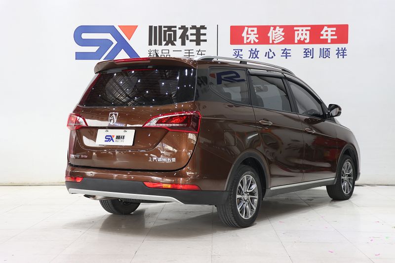 宝骏730 2021款 1.5T CVT时尚型 7座