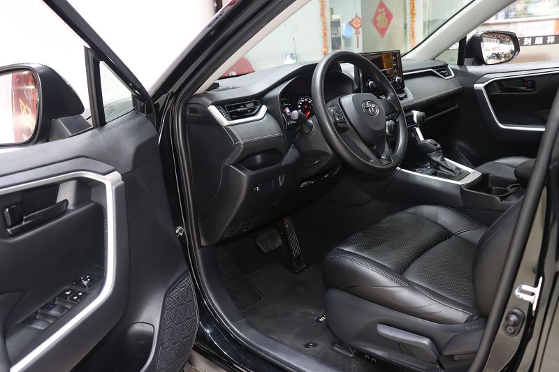 丰田 威兰达 2020款 2.0L CVT两驱领先版