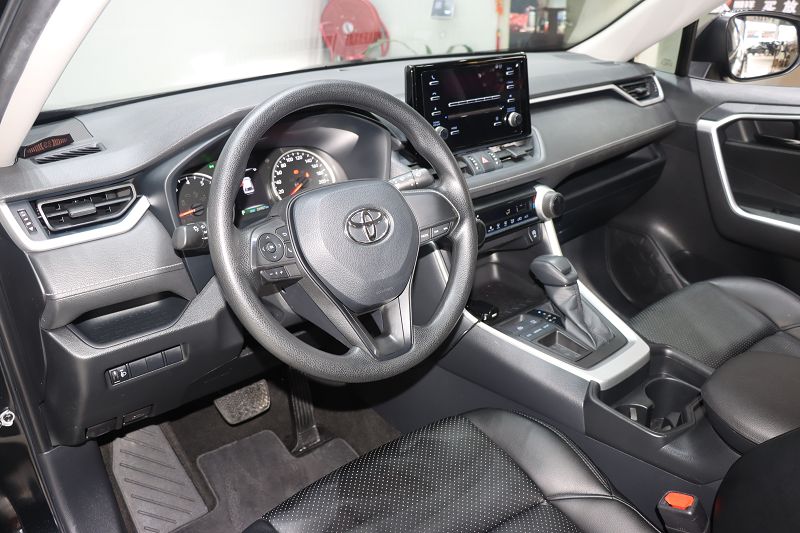 丰田 威兰达 2020款 2.0L CVT两驱领先版