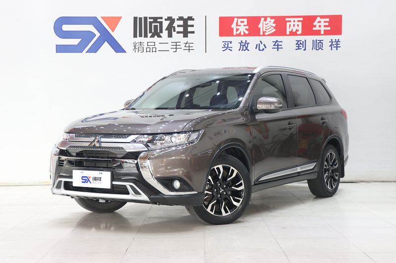 三菱 欧蓝德 2019款 2.0L 两驱畅享版 5座