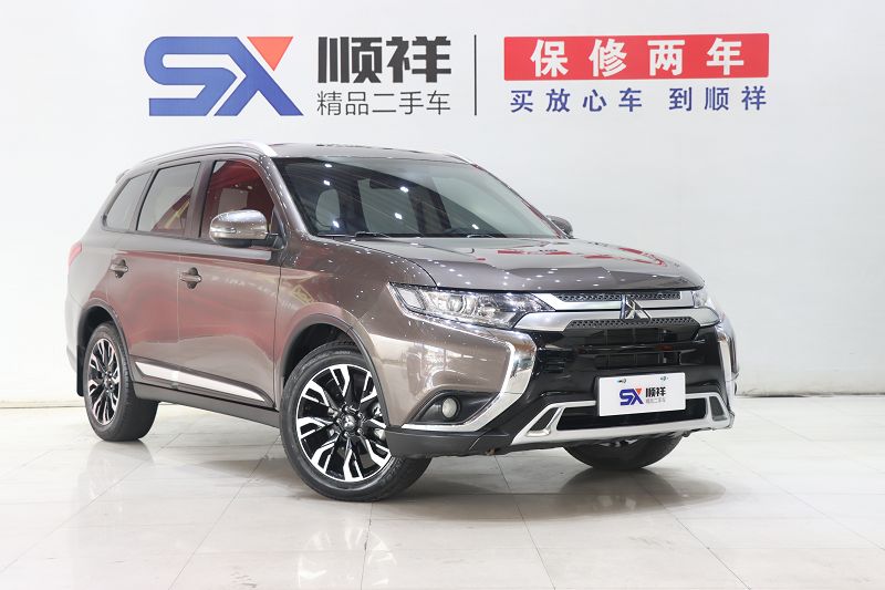 三菱 欧蓝德 2019款 2.0L 两驱畅享版 5座