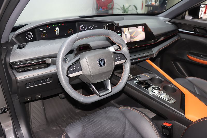 长安UNI-V 2022款 1.5T 智慧领航型
