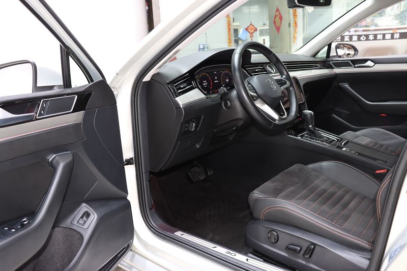 大众 迈腾 2021款 330TSI DSG 30周年纪念版