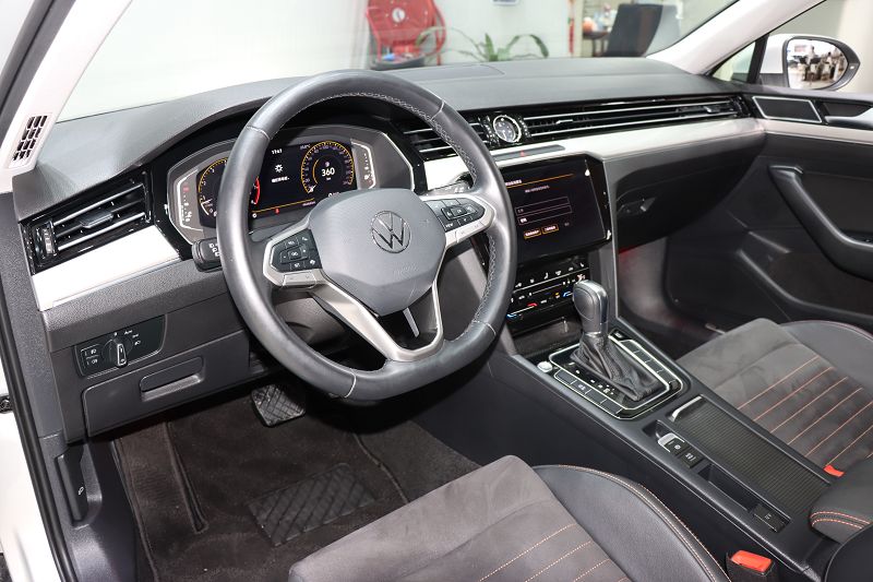 大众 迈腾 2021款 330TSI DSG 30周年纪念版